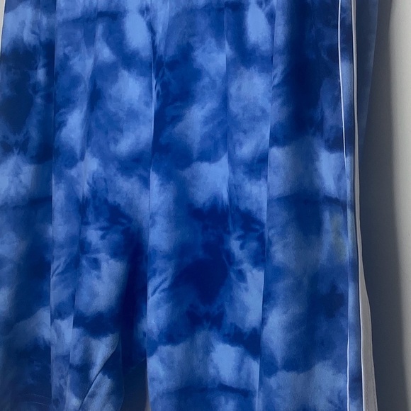 Love Ari Tie-Dye Striped Soft Running Shorts 2X Blue White Elastic Waist Casual - Picture 4 of 9